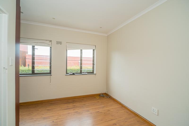 To Let 3 Bedroom Property for Rent in Meadowridge Western Cape